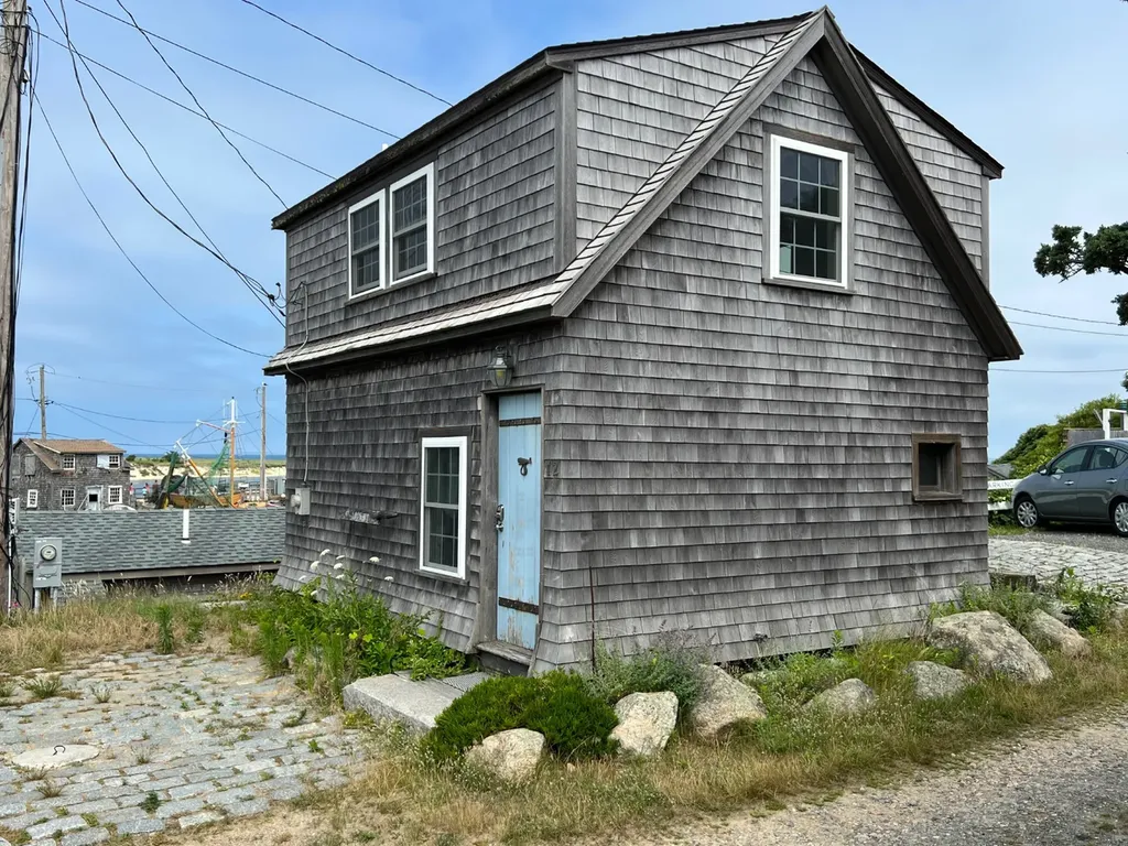 12 Harbor Hill Chilmark MA 02535