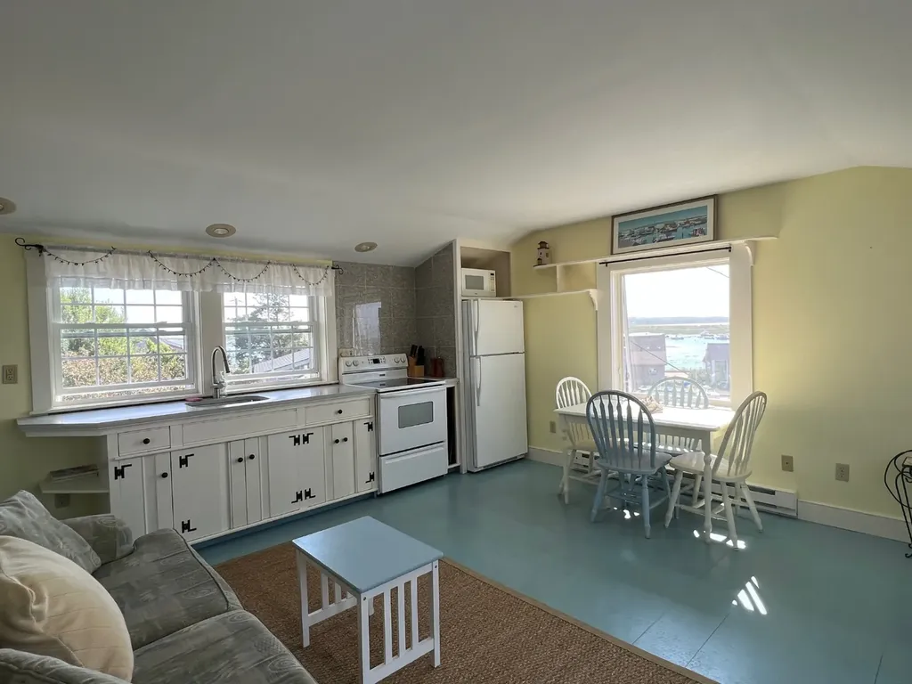 12 Harbor Hill Chilmark MA 02535