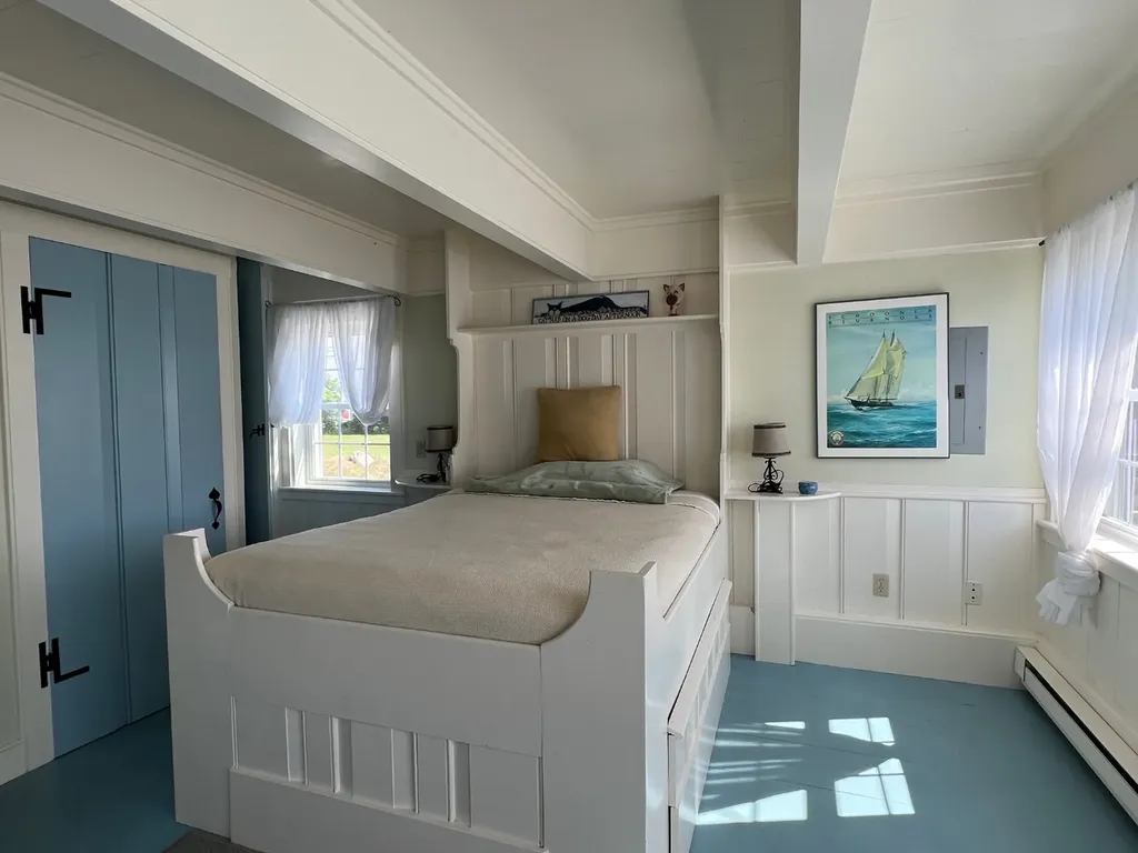 12 Harbor Hill Chilmark MA 02535