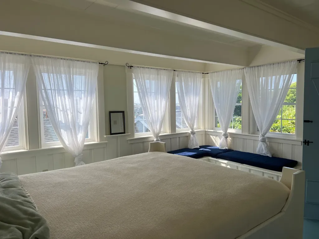 12 Harbor Hill Chilmark MA 02535
