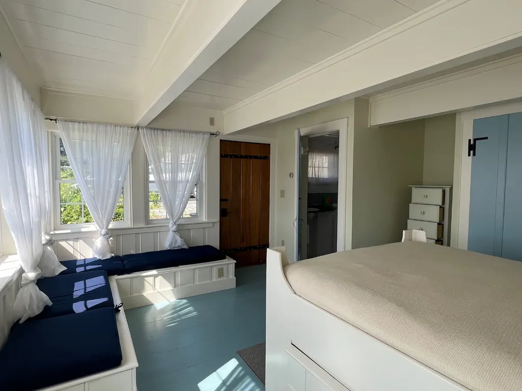 12 Harbor Hill Chilmark MA 02535