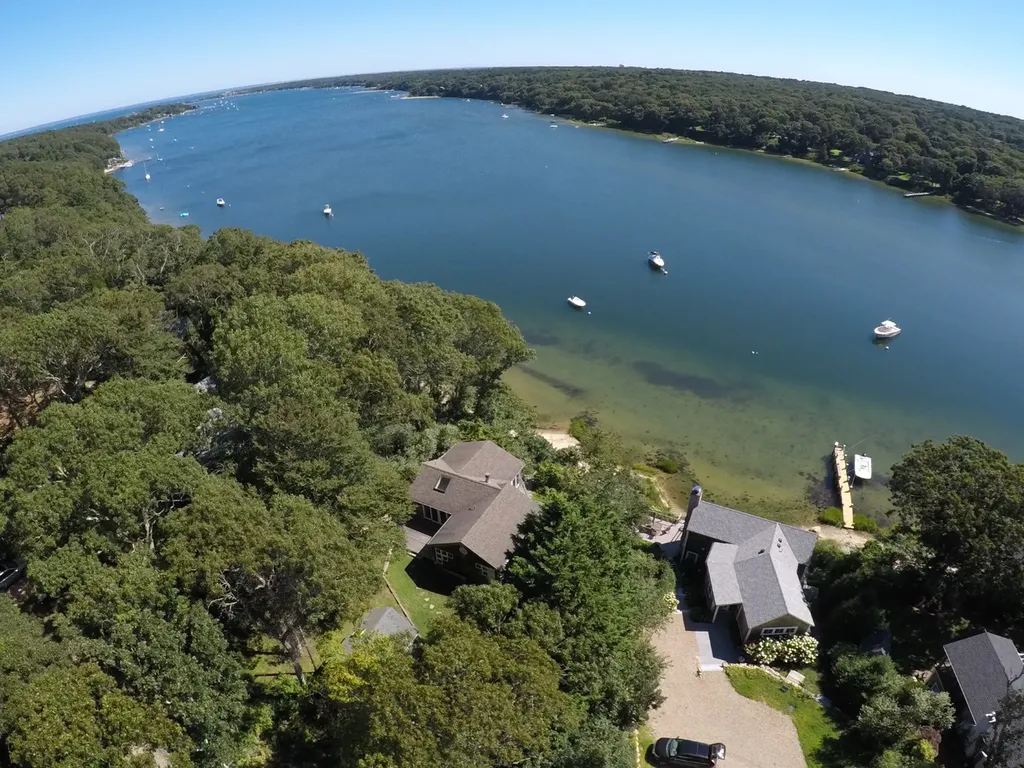 33 Old Oklahoma Road Vineyard Haven MA 02568