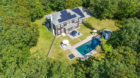 32 South Pond Road West Tisbury MA 02575