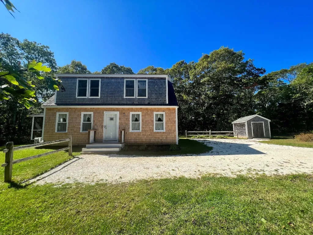 175 Oak Lane West Tisbury MA 02575