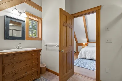 84 Cuttyhunk Avenue Vineyard Haven MA 02568