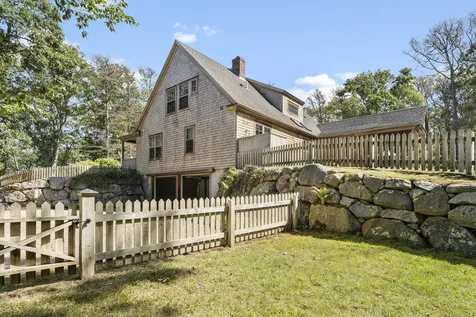 84 Cuttyhunk Avenue Vineyard Haven MA 02568