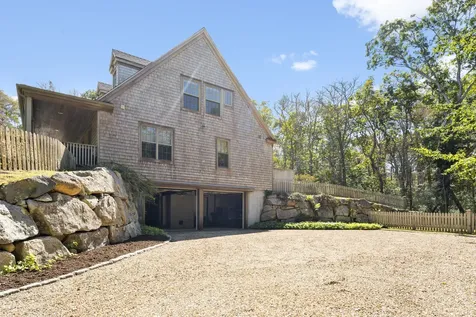 84 Cuttyhunk Avenue Vineyard Haven MA 02568