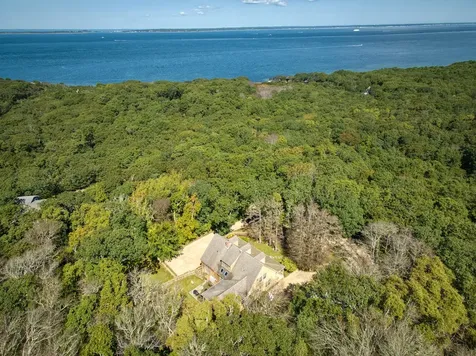 84 Cuttyhunk Avenue Vineyard Haven MA 02568