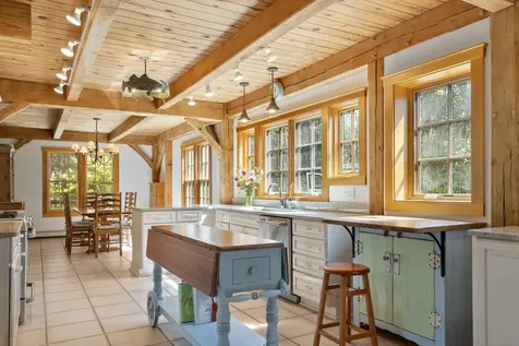 84 Cuttyhunk Avenue Vineyard Haven MA 02568