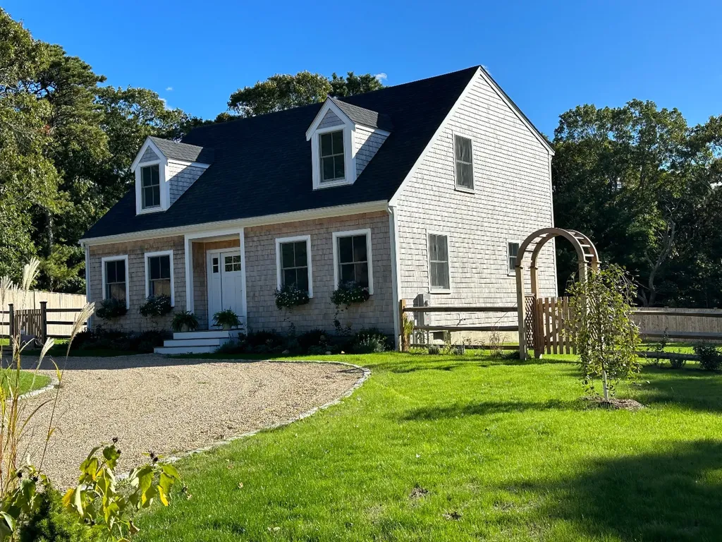 25 Inca Road Oak Bluffs MA 02557