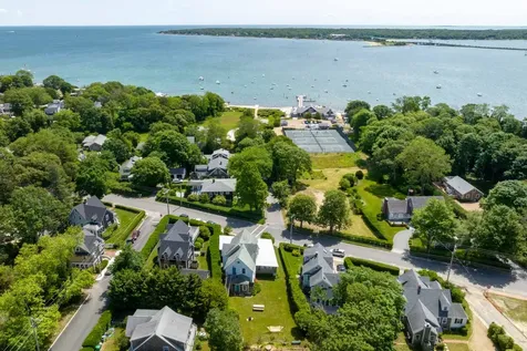 324 Main Street Vineyard Haven MA 02568