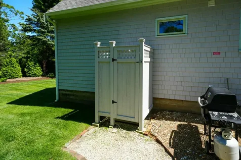 83 Wing Road Oak Bluffs MA 02557
