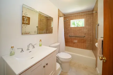 83 Wing Road Oak Bluffs MA 02557