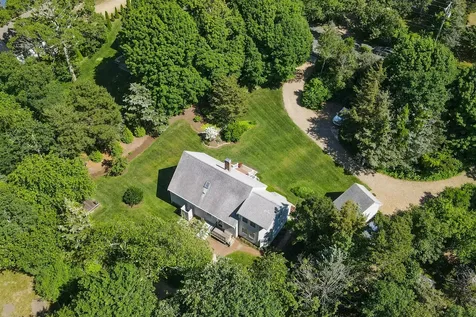 83 Wing Road Oak Bluffs MA 02557