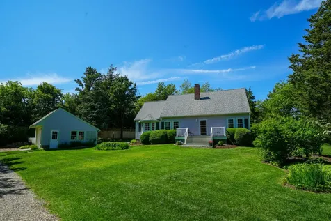 83 Wing Road Oak Bluffs MA 02557