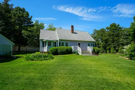 83 Wing Road Oak Bluffs MA 02557