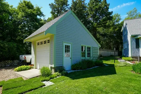 83 Wing Road Oak Bluffs MA 02557
