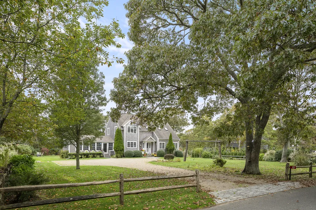 10 Gerts Way Edgartown MA 02539