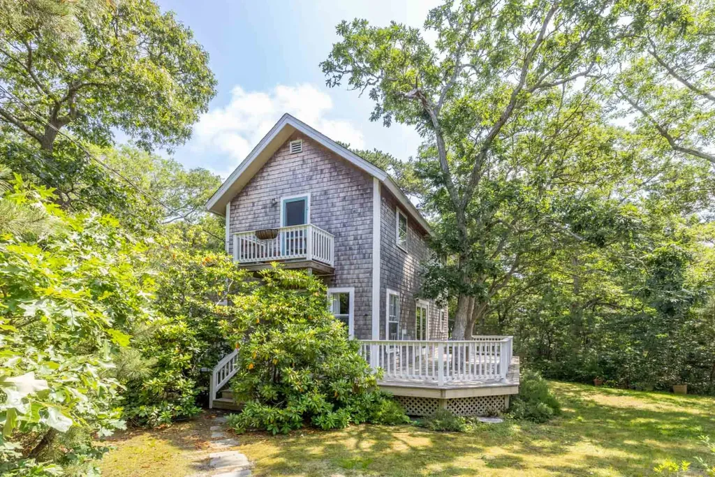 50 Grovedale Road Oak Bluffs MA 02557