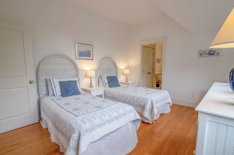 23 Jennie Lane Edgartown MA 02539