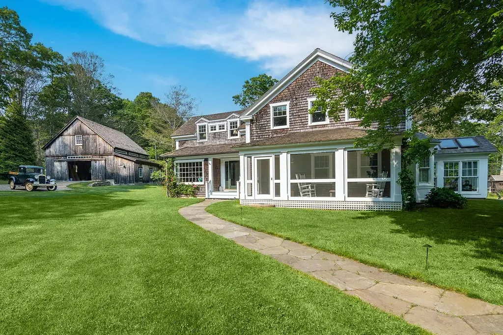 23 Indian Hollow Road West Tisbury MA 02575