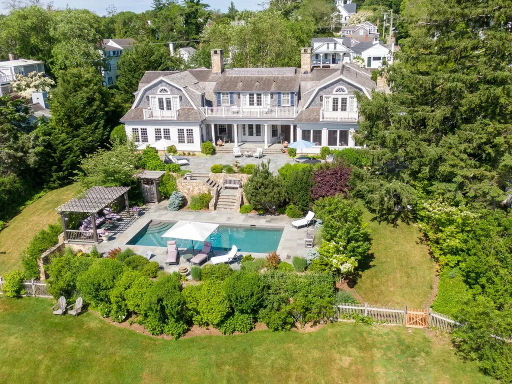 103 Main Street Vineyard Haven MA 02568