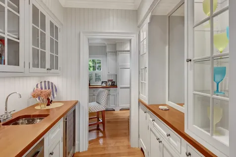 103 Main Street Vineyard Haven MA 02568