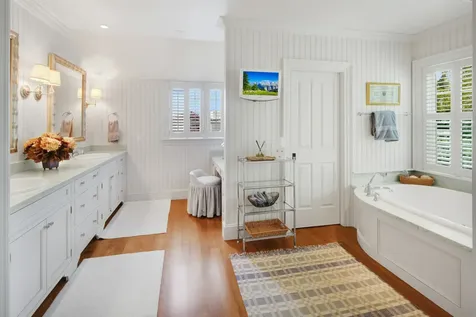 103 Main Street Vineyard Haven MA 02568