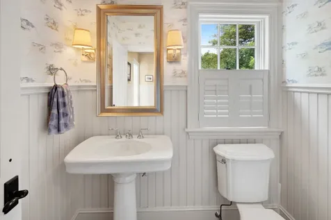 103 Main Street Vineyard Haven MA 02568