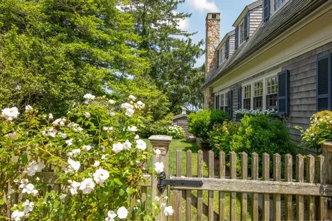 103 Main Street Vineyard Haven MA 02568
