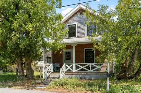 33 Summer Street Vineyard Haven MA 02568