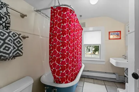 33 Summer Street Vineyard Haven MA 02568