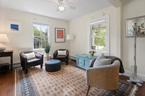 33 Summer Street Vineyard Haven MA 02568