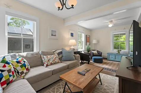 33 Summer Street Vineyard Haven MA 02568