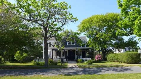 37 Nashawena Park Oak Bluffs MA 02557