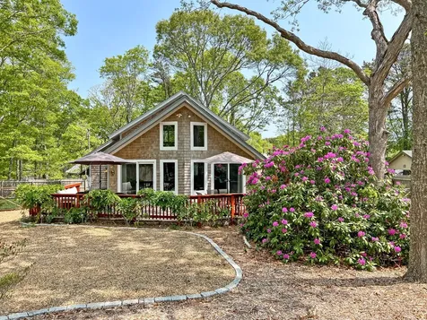 73 Leonard Circle Vineyard Haven MA 02568