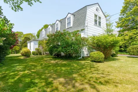 51 Hatch Road Vineyard Haven MA 02568