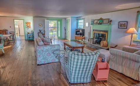 15 Mill Square Oak Bluffs MA 02557