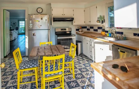 15 Mill Square Oak Bluffs MA 02557