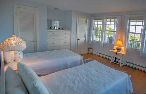 15 Mill Square Oak Bluffs MA 02557