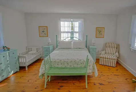 15 Mill Square Oak Bluffs MA 02557