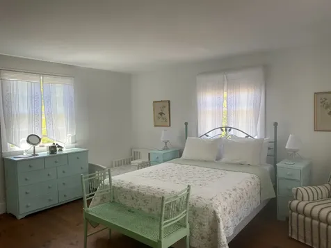 15 Mill Square Oak Bluffs MA 02557