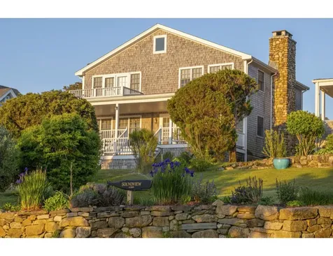 15 Mill Square Oak Bluffs MA 02557