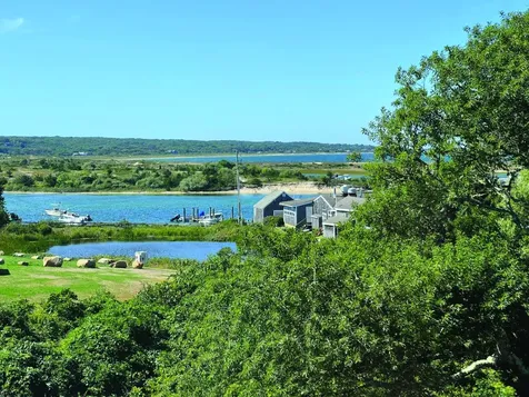 10 Mollys Way Chilmark MA 02535