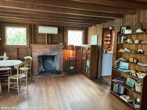 10 Mollys Way Chilmark MA 02535