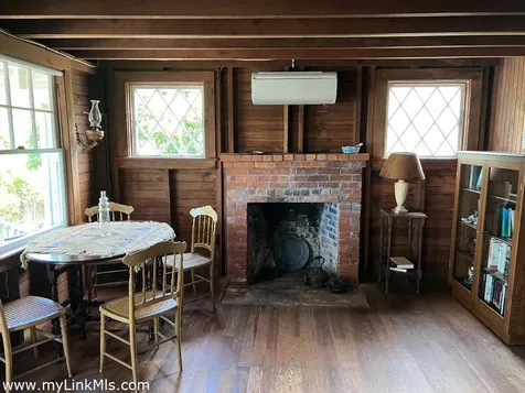 10 Mollys Way Chilmark MA 02535