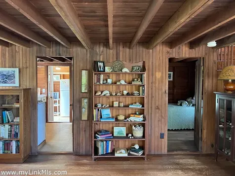 10 Mollys Way Chilmark MA 02535