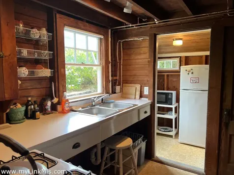 10 Mollys Way Chilmark MA 02535