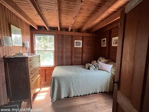 10 Mollys Way Chilmark MA 02535