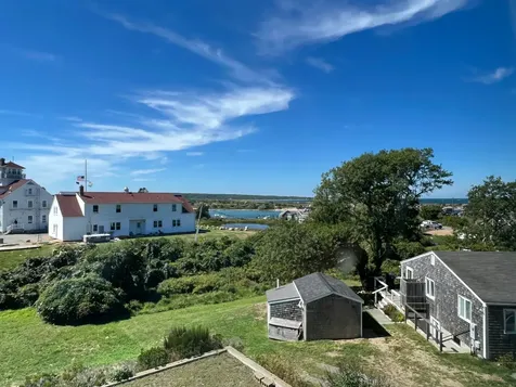 10 Mollys Way Chilmark MA 02535